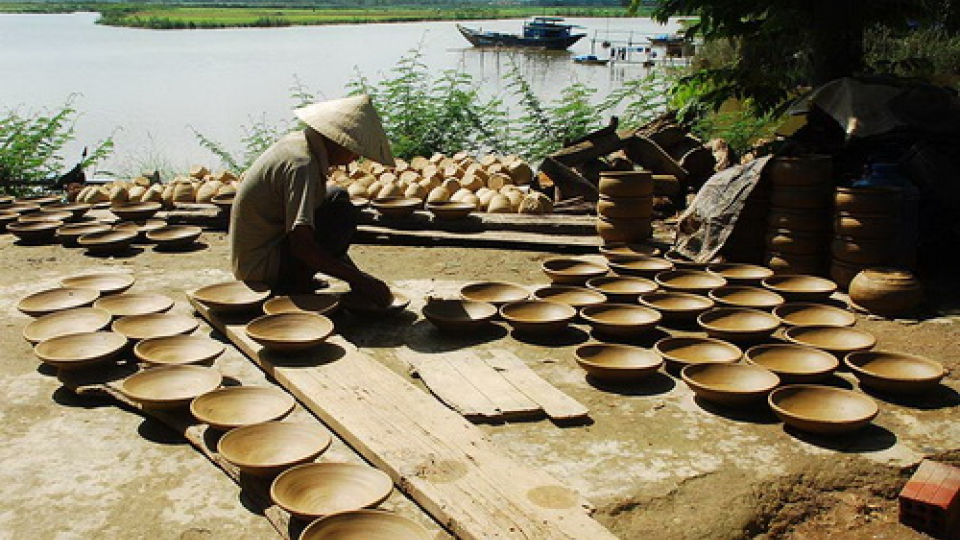 Văn hóa và du lịch: Làng gốm bên sông Thương