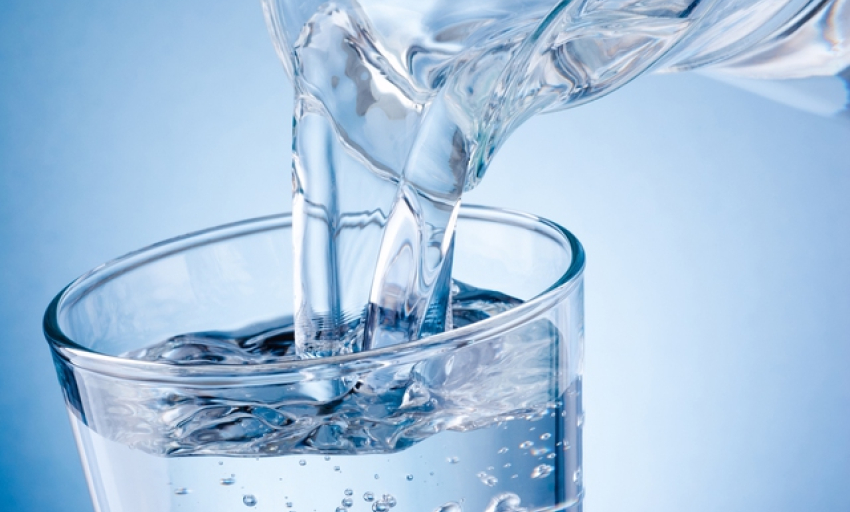 Vì sao người bệnh tiểu đường cần chú ý hơn việc uống nước?