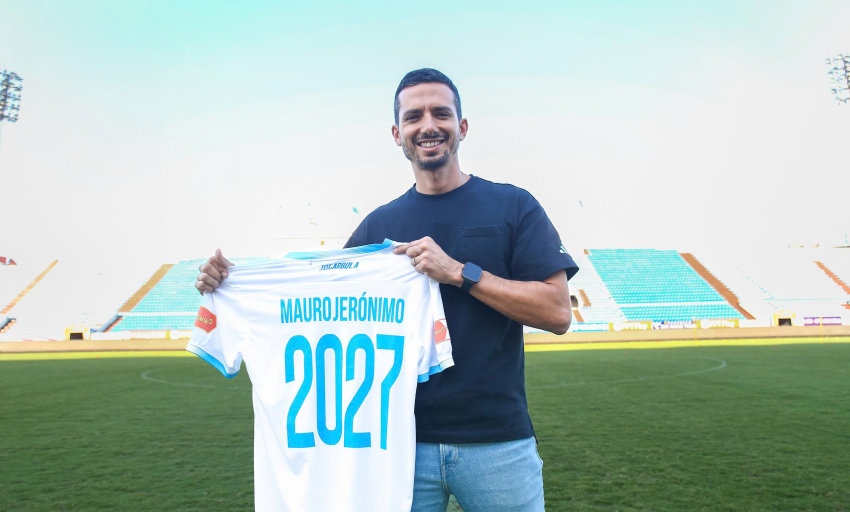 CLB Nam Định chiêu mộ HLV 3 lần lỡ vé lên V-League