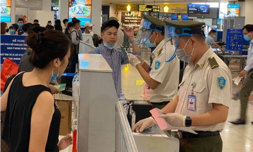 Thêm tình tiết vụ Đội phó Hải quan gây áp lực với khách ở sân bay Nội Bài
