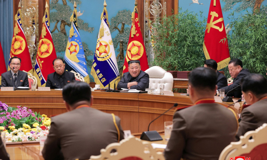 Triều Tiên họp quân ủy, củng cố tư thế 'sẵn sàng chiến tranh'