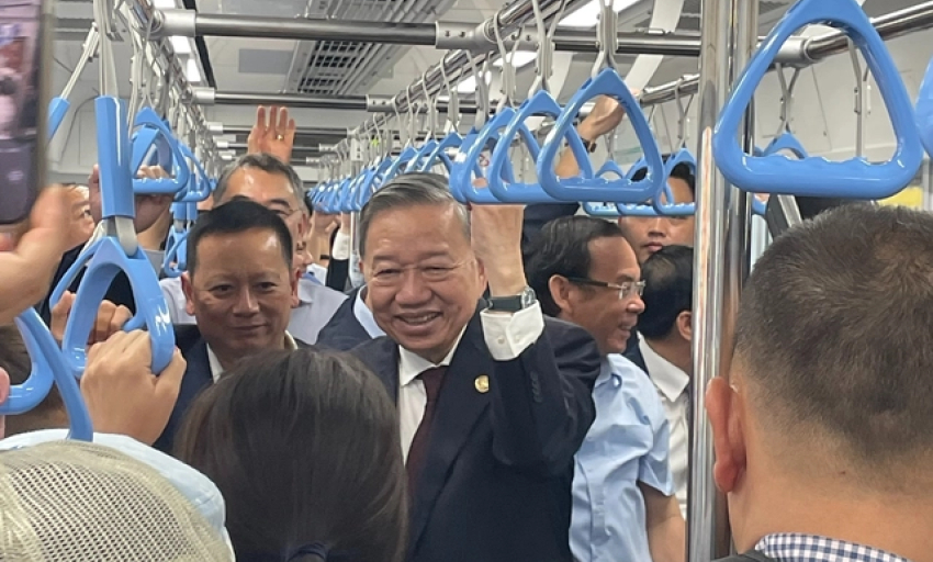 Tổng Bí thư Tô Lâm đi metro số 1