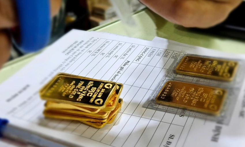 Giá vàng miếng SJC, vàng nhẫn tăng vọt vào cuối ngày 25-3