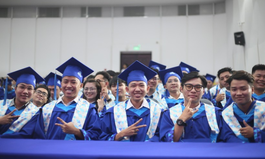 16 sinh viên học vượt tại Trường ĐH Bách khoa TPHCM nhận bằng tốt nghiệp