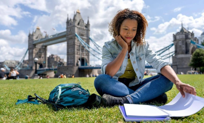 Sinh viên Anh muốn ra nước ngoài tìm việc làm