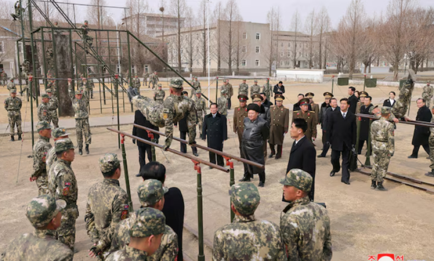Ông Kim Jong Un ca ngợi binh sĩ tham chiến giúp Nga ở Kursk, chuẩn bị xây tượng đài ghi công