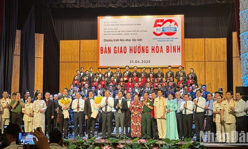 Tổng Bí thư Tô Lâm dự Chương trình hòa nhạc đặc biệt “Bản giao hưởng hòa bình”