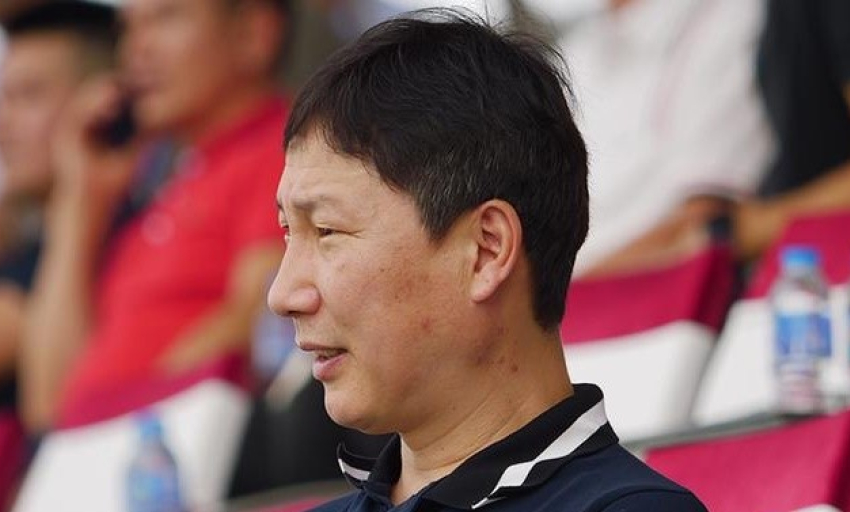 HLV Kim Sang Sik dự lễ bốc thăm AFF Cup