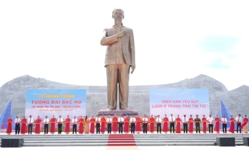Khánh thành tượng đài Bác Hồ và quảng trường Hồ Chí Minh tại Phú Quốc