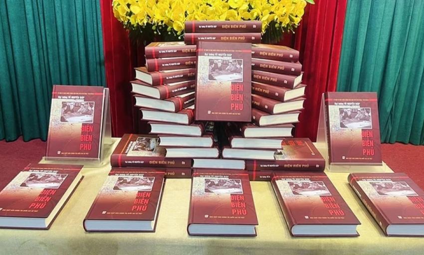 Ra mắt sách Điện Biên Phủ của Đại tướng Võ Nguyên Giáp
