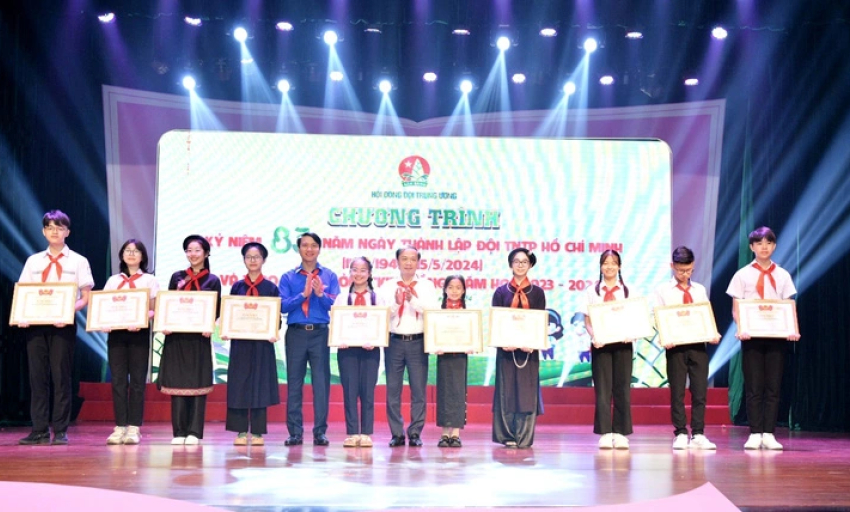 Trao giải thưởng Kim Đồng cho 125 chỉ huy Đội, đội viên tiêu biểu