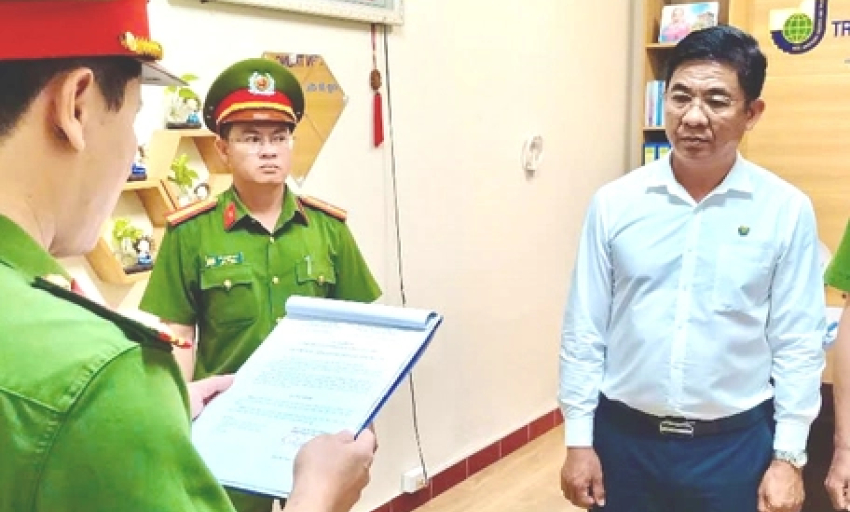 Bắt tạm giam hiệu trưởng Trường cao đẳng Công thương miền Trung