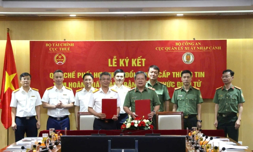 Cục Thuế phối hợp với Bộ Công an về phương thức "thông báo tạm hoãn xuất cảnh khi nợ thuế"