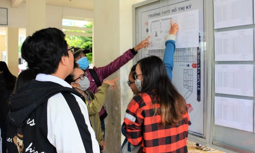 Hàng chục thí sinh Cà Mau có nguy cơ rớt tốt nghiệp vì điểm liệt văn, toán