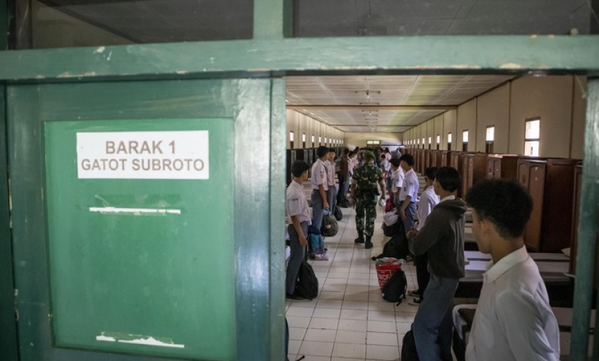 Indonesia thí điểm đưa học sinh cá biệt vào trại huấn luyện quân sự