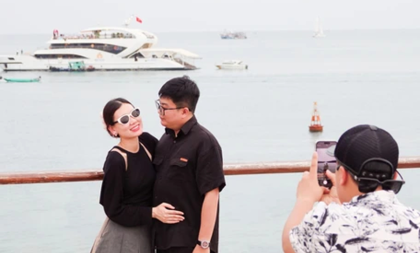 'Khách đến Phú Quốc, cán bộ phải cười đón và chào mừng'