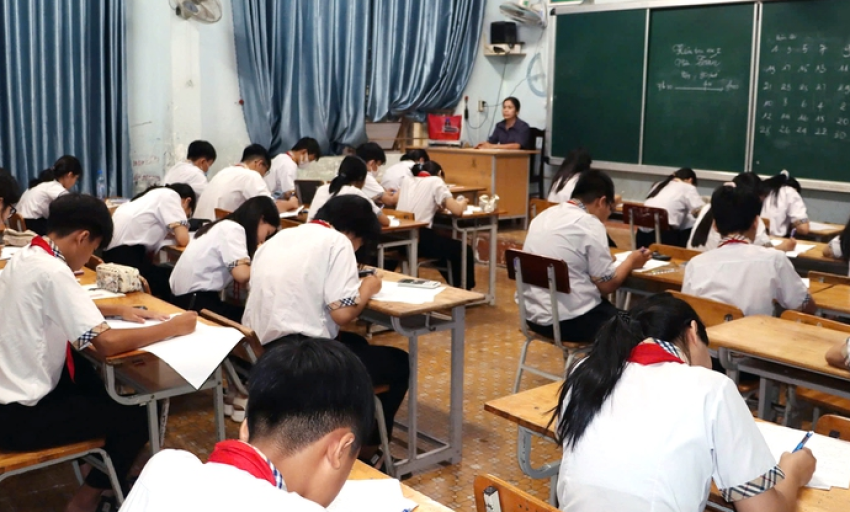 Lộ đề thi môn toán, hơn 600 học sinh lớp 8 phải kiểm tra lại
