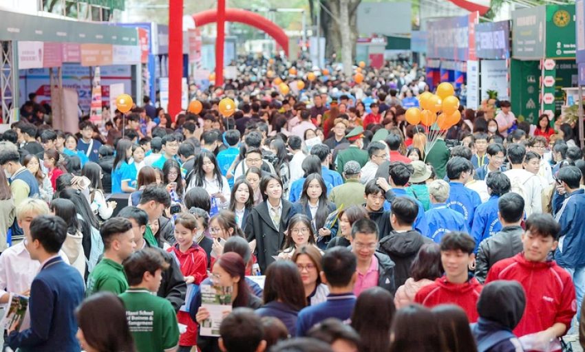 Tuyển sinh đại học 2025: Thí sinh tăng, nguyện vọng giảm