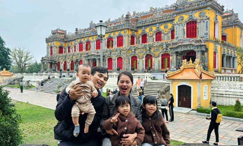 Cha mẹ tự tổ chức tour nghỉ hè cho con