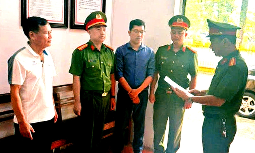 Chiếm đoạt tiền bảo hiểm y tế của học sinh, kế toán trường học ở Phú Thọ bị bắt