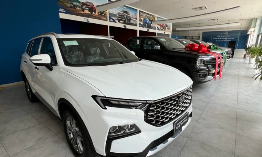 "Cuộc chiến" phân khúc xe gầm cao hạng C