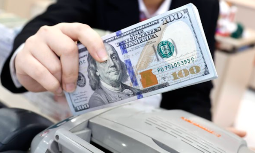 Điều gì khiến giá USD tại Việt Nam tăng cao?