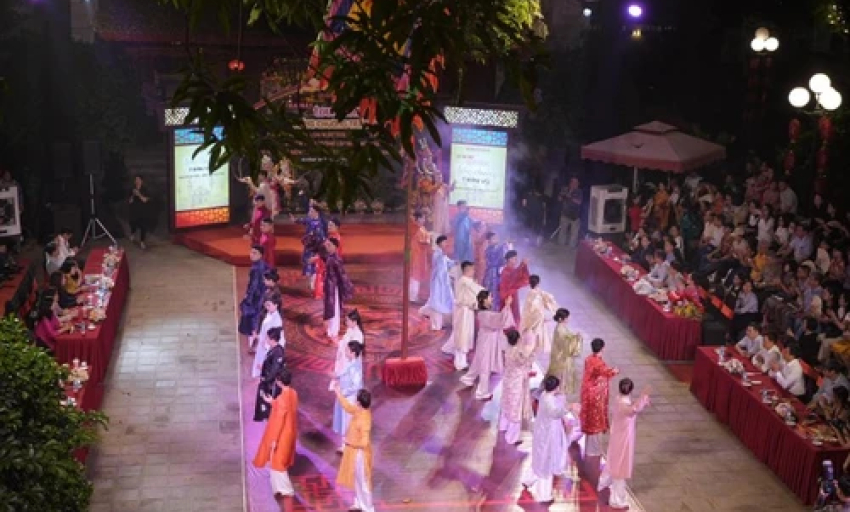 Hà Nội lập kỷ lục mới về đón khách du lịch
