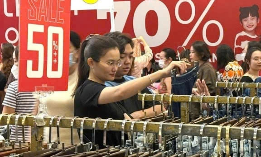 Không được khuyến mại hàng hóa, dịch vụ vượt quá 50% giá bán từ 1.7
