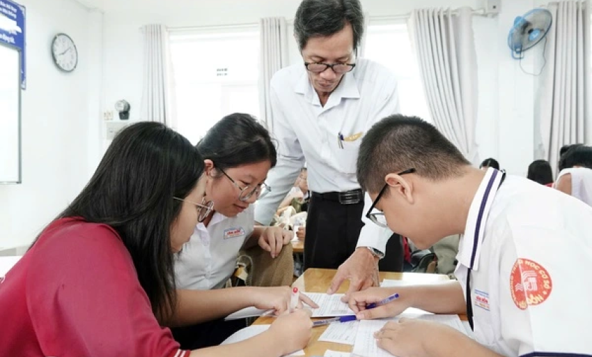 Luật Nhà giáo không chỉ ghi nhận về thu nhập mà còn là trách nhiệm