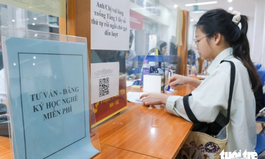 Mất việc ở tuổi 40: Khi sự ổn định trở thành chiếc 'bẫy ngọt ngào'