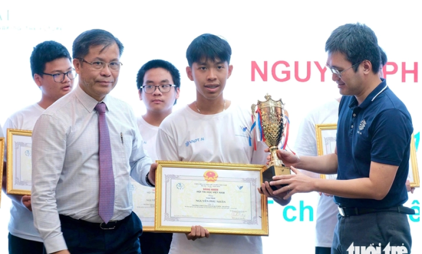 Nam sinh Đà Nẵng giành giải vô địch Olympic Trí tuệ nhân tạo 2025