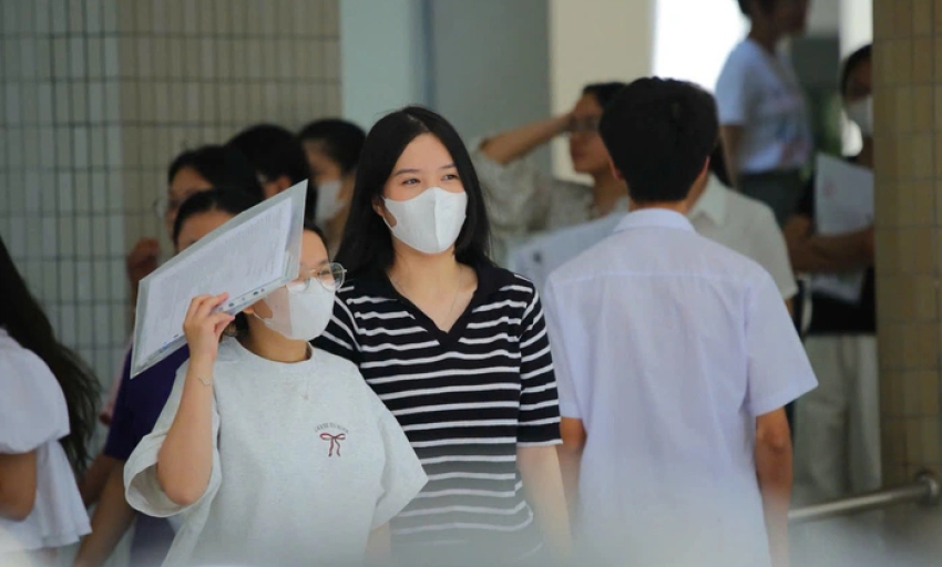 NHÌN LẠI ĐỀ THI TỐT NGHIỆP THPT 2025, MÔN TOÁN VÀ TIẾNG ANH: Quá mới, quá khó để làm gì?!