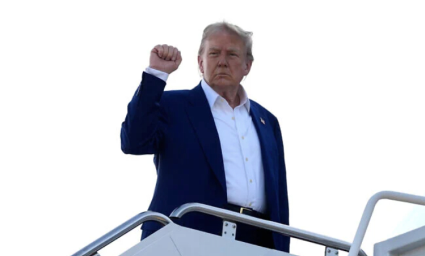 Ông Donald Trump bất ngờ “bật đèn xanh” cho Trung Quốc mua dầu Iran