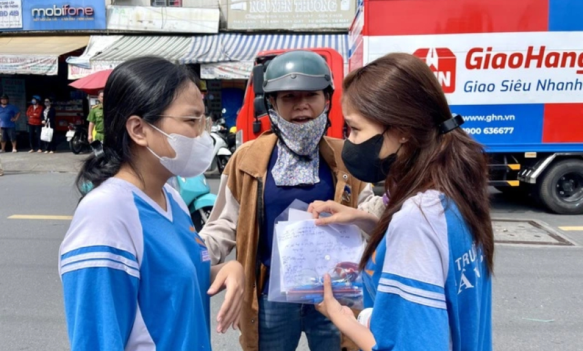 Thi tốt nghiệp THPT 2025: Thí sinh mừng rỡ vì 'trúng tủ' đề văn