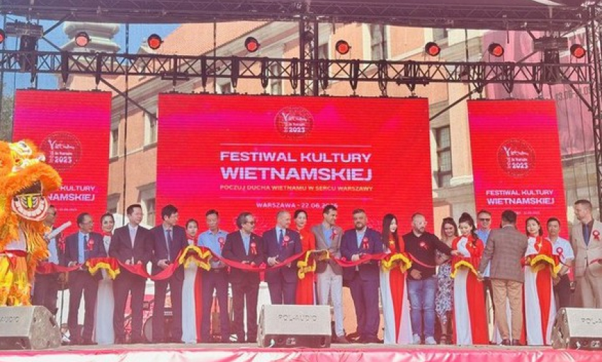 Tưng bừng khai mạc Tuần Văn hóa – Du lịch Việt Nam tại Ba Lan
