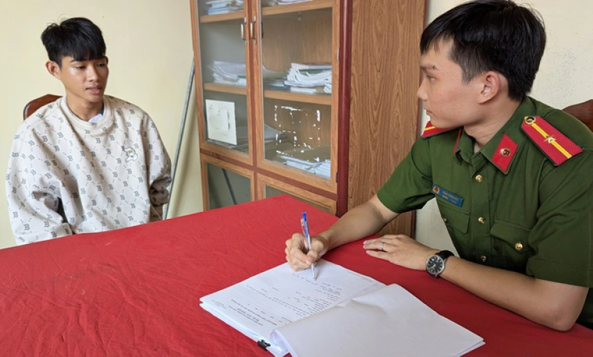Cách thức nam thanh niên cướp giật tại tiệm vàng ở An Giang