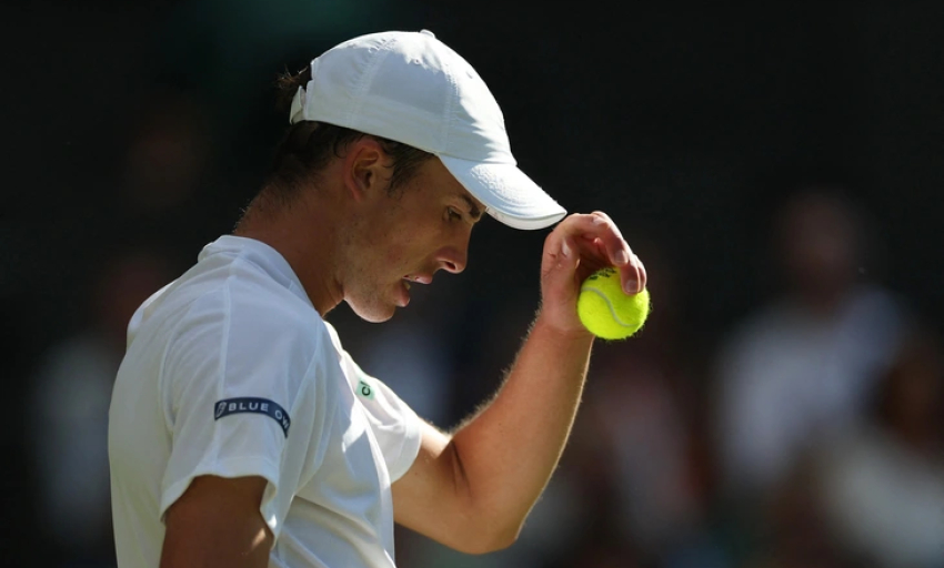 Câu chuyện cổ tích của tay vợt hạng 733 ở Wimbledon kết thúc