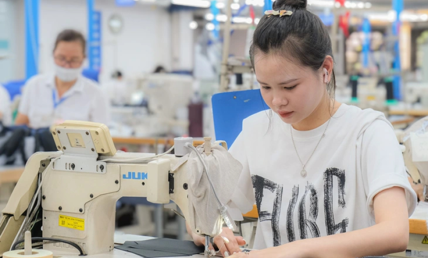 Chốt đề xuất tăng lương tối thiểu vùng 7,2%