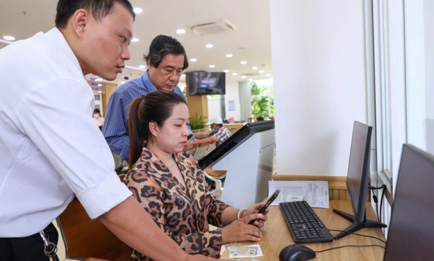Công chức AI phục vụ công dân