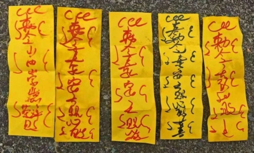 Đội bóng Trung Quốc bị phạt nặng vì 'yểm bùa' đối thủ