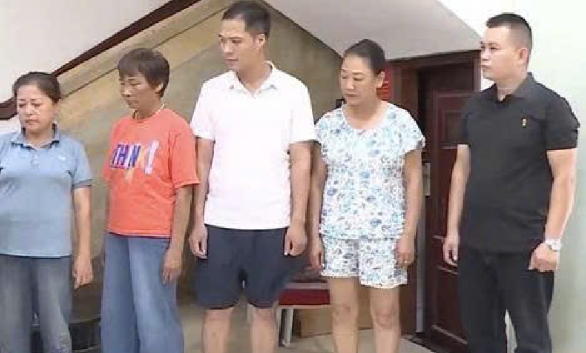 Hà Nội: Bắt nhóm cò mồi và nhân viên phòng khám