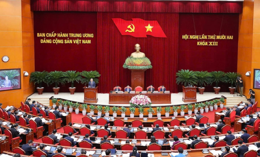 Khai mạc Hội nghị Trung ương lần thứ 12: Xem xét công tác cán bộ, tiếp tục cải cách, đổi mới