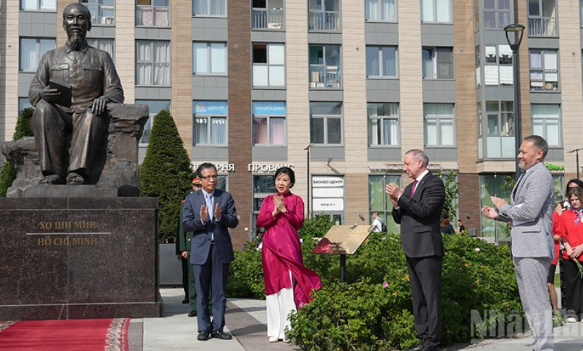 Khánh thành Quảng trường Hồ Chí Minh tại thành phố Saint Petersburg