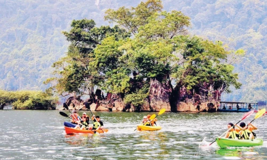 Không gian du lịch rộng mở ở “Thủ đô gió ngàn”