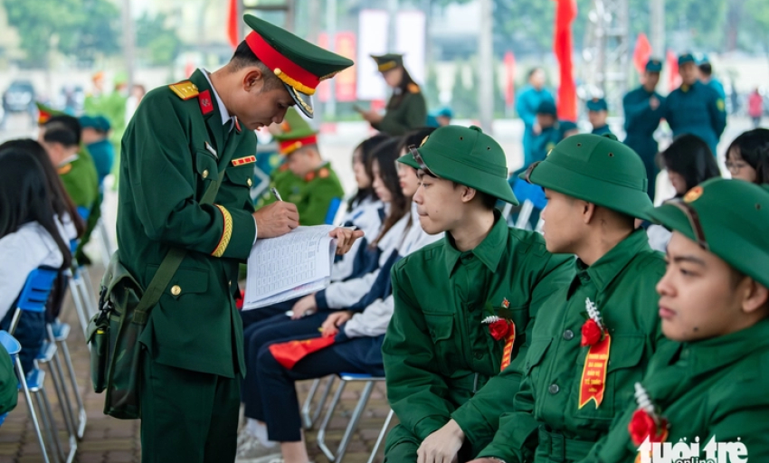 Không gọi nhập ngũ công dân cận thị hơn 1,5 diop, viễn thị