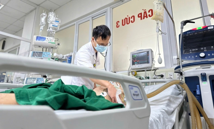 Liệt hoàn toàn do tự ý tiêm thuốc giảm đau