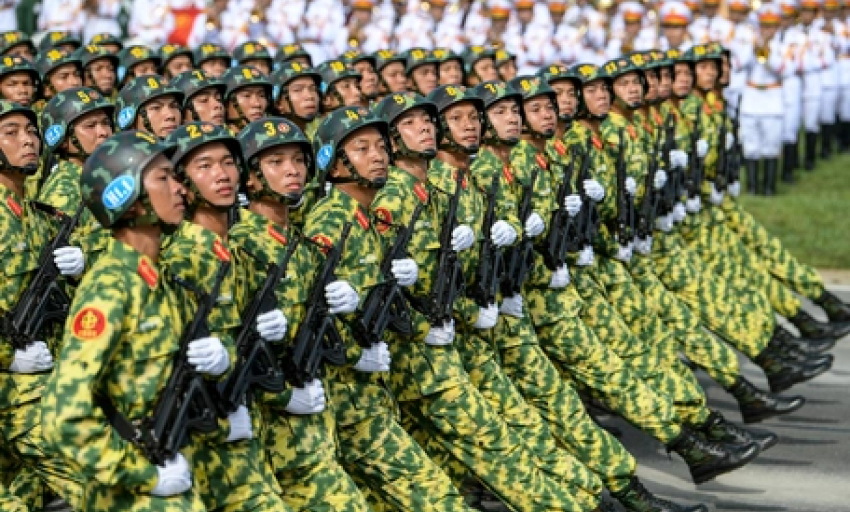 Mãn nhãn hình ảnh 15.600 chiến sĩ quân đội, công an trong buổi tổng hợp luyện diễu binh