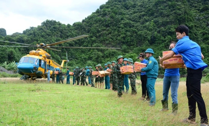 Ngày 25-7, quân đội kế hoạch tổ chức 4 chuyến bay vận chuyển hàng cứu trợ vùng lũ Nghệ An
