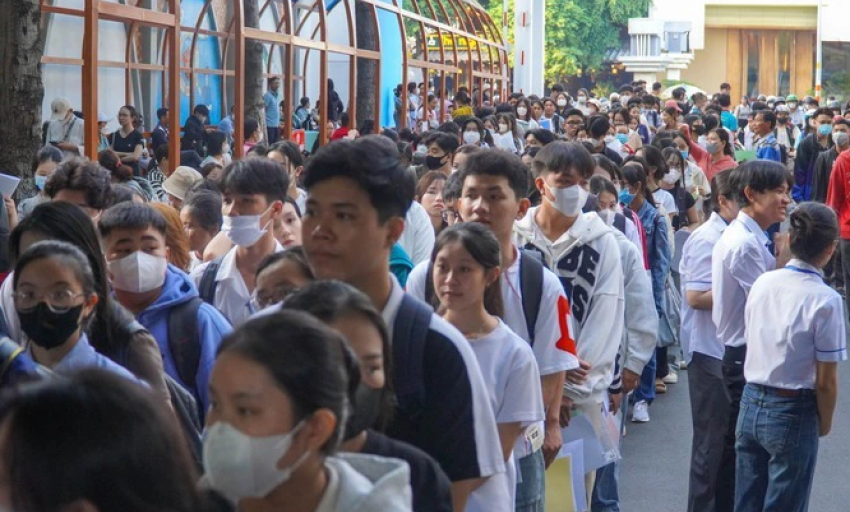 Nhiều trường ĐH công bố điểm sàn xét tuyển thấp bất ngờ