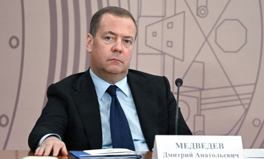 Ông Medvedev dọa tấn công phủ đầu phương Tây